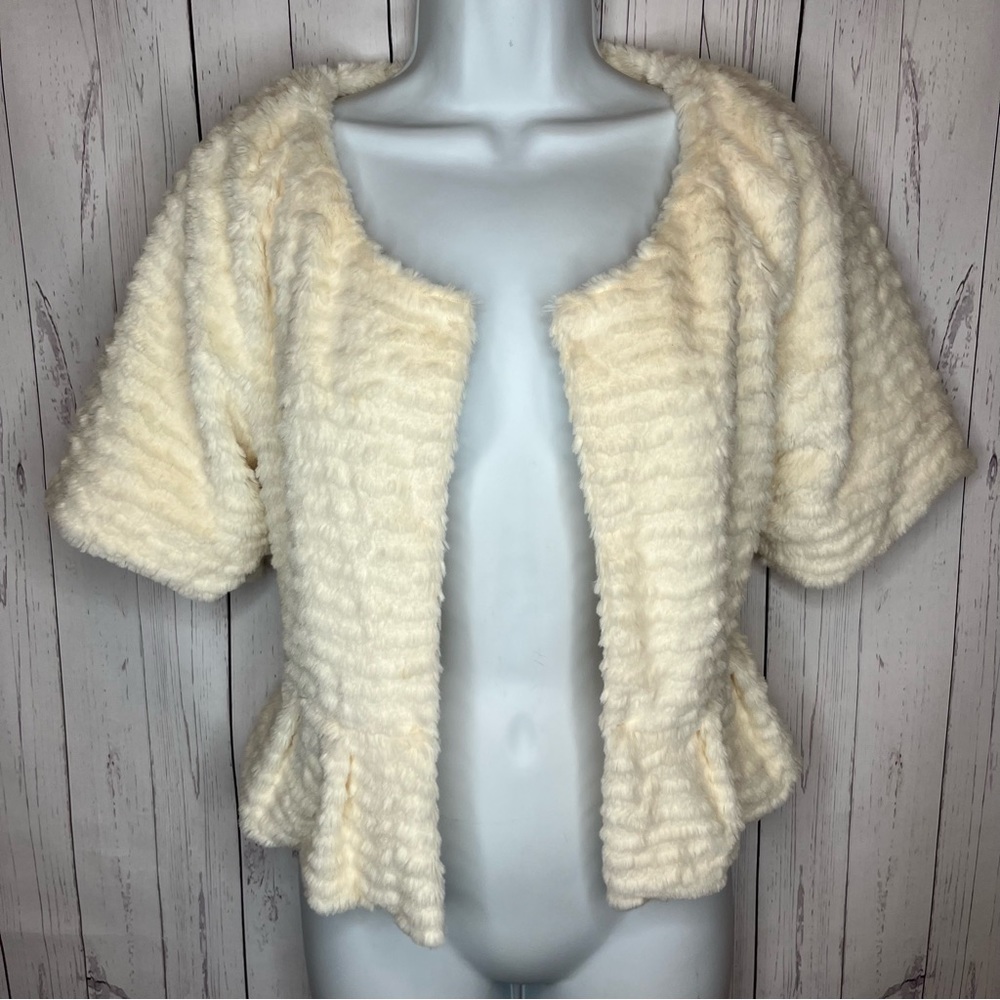 Love 21 Dressy Crop Peplum Jacket Women’s XS Ivory Fuzzy Short Sleeve Lined - Picture 5 of 8